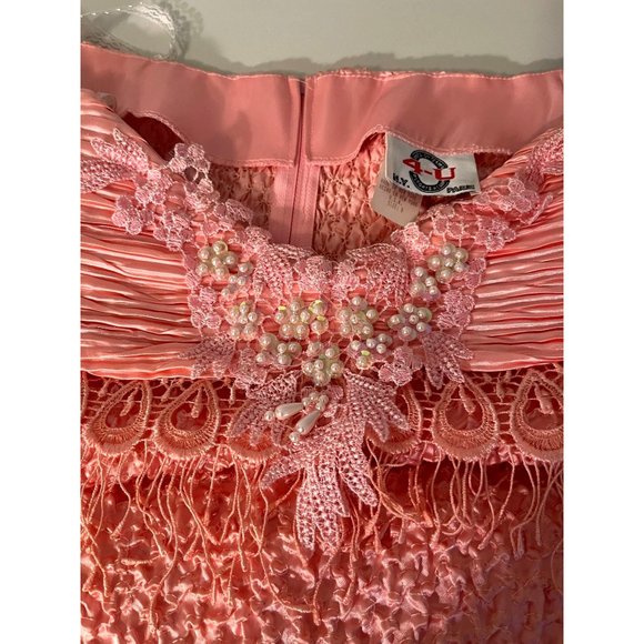 4-U DESIGN TEAM VINTAGE MINI COCKTAIL DRESS FORM FITTING BEADS AND SEQUINS - Picture 5 of 7